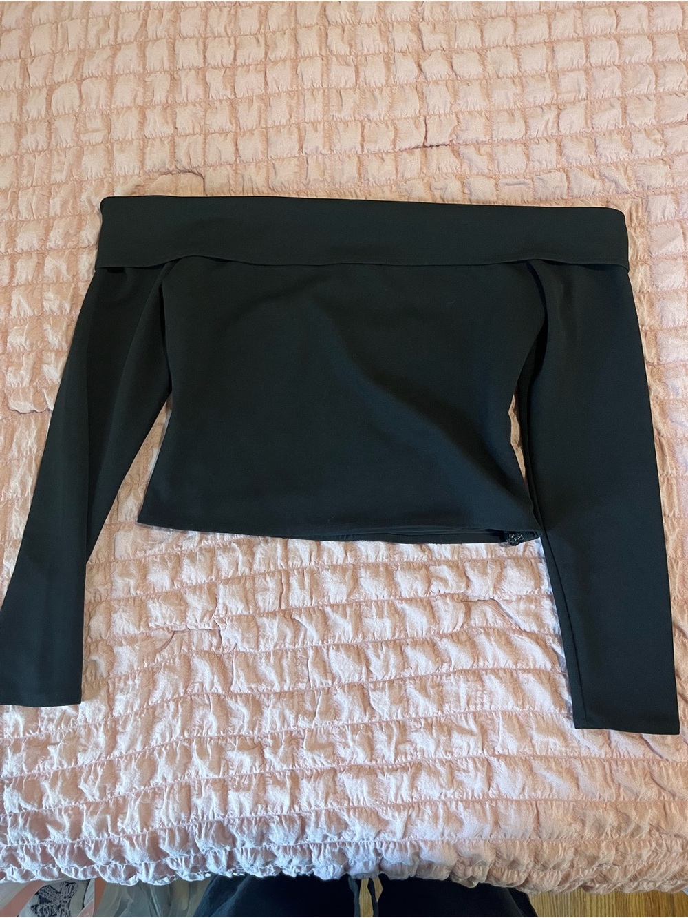 Abercrombie & Fitch Off-the-Shoulder Long Sleeve Top in Black